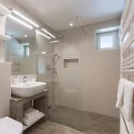 Apartma Poklukar *