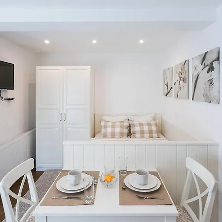 Apartment Poklukar Bled