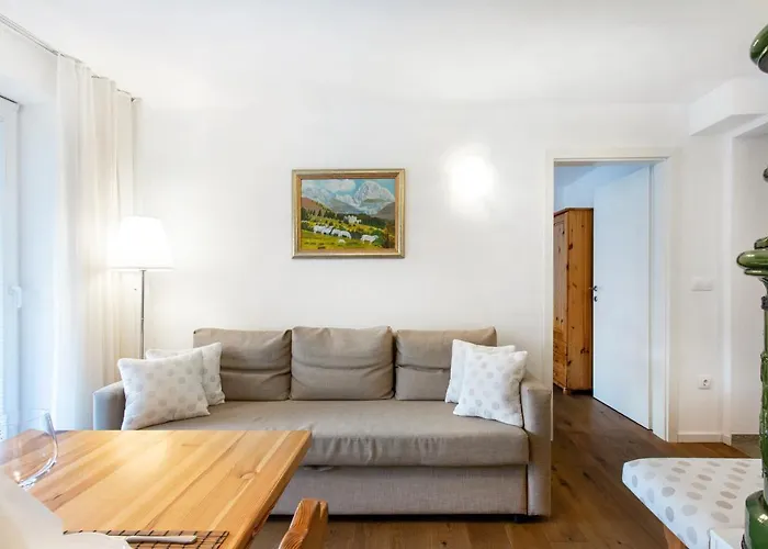 Poklukar Διαμέρισμα Μπλεντ